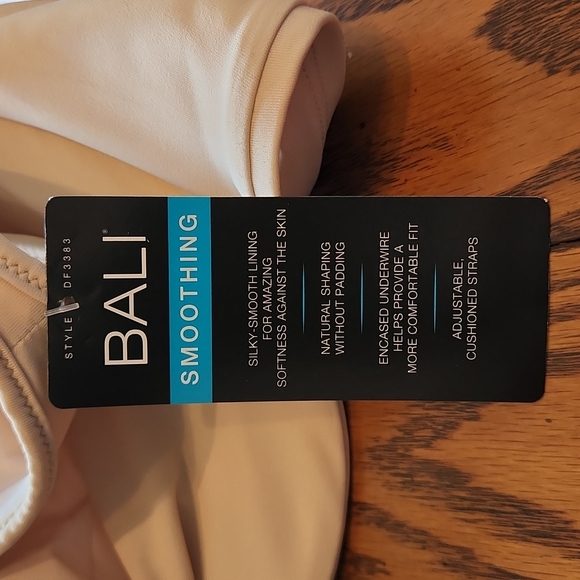 Bali Smoothing Bra - Picture 3 of 7